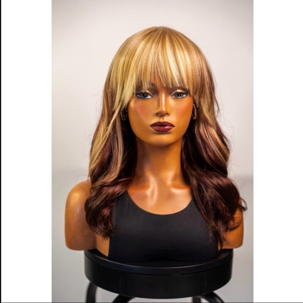 HOLLY | BLONDE BODY WAVE WITH BANG WIG